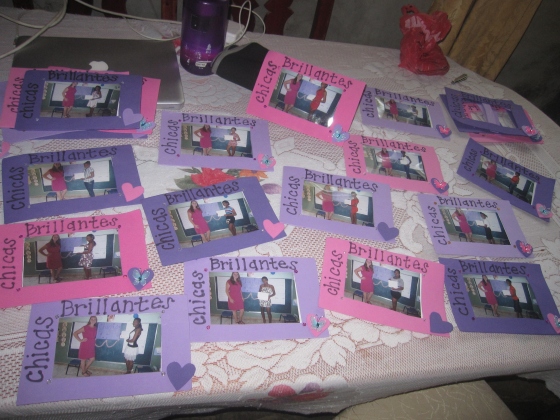 Pictures + homemade frames for my Chicas Brillantes girls from my old site
